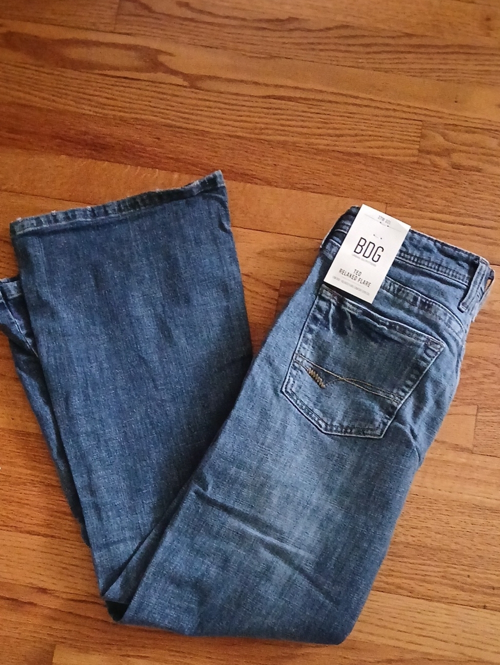 NWT BDG Teo Low-Rise Relaxed  Flare Leg Jeans Oxford Blue ■ Size 27 x 32 - Picture 4 of 15